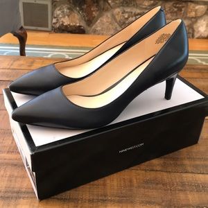 BN Nine West Pumps, 7.5 navy leather